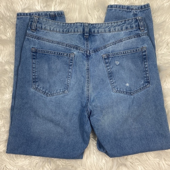 Refuge Denim “Mom” Style Ripped/Distressed Juniors Jeans - Picture 2 of 9